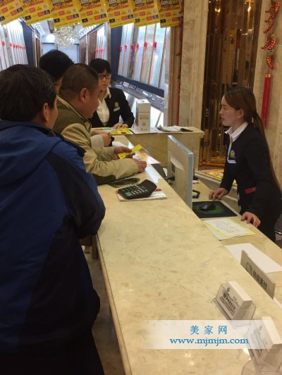 顧客紛紛咨詢大將軍陶瓷產品，下定購買